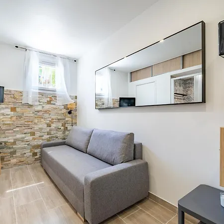 Port De Nice, Appartement